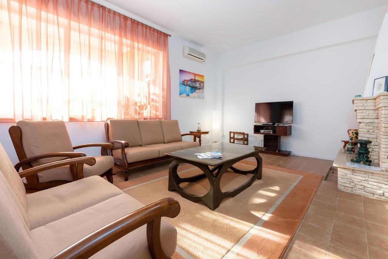 Apartments Pilicari (Adults Only) Ровин Екстериор снимка