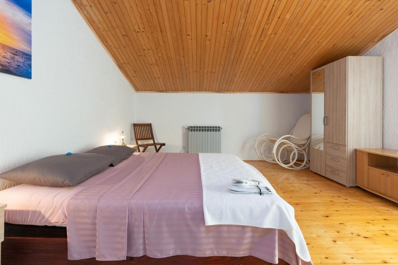 Apartments Pilicari (Adults Only) Ровин Екстериор снимка